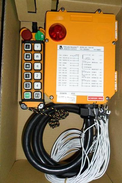 F24-12D 12路雙速起重機(jī)遙控器